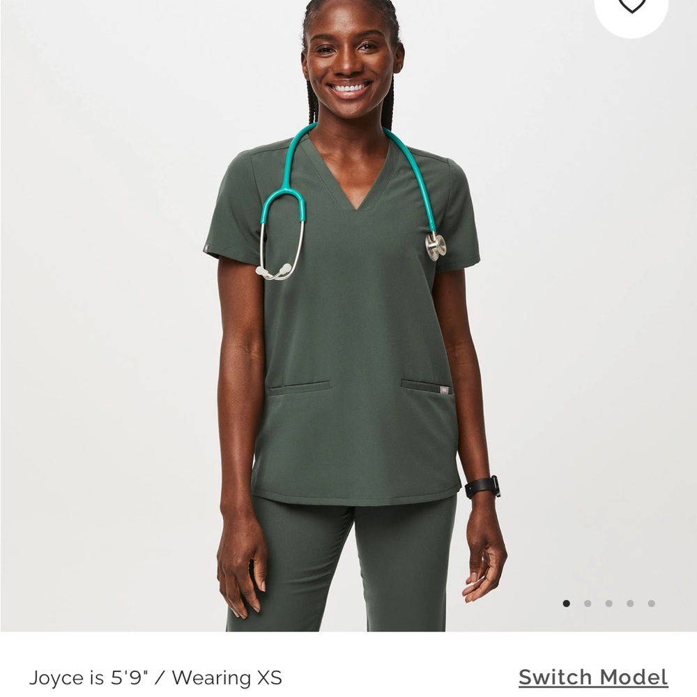 Figs Women's Short Sleeve Scrub Top - moss
